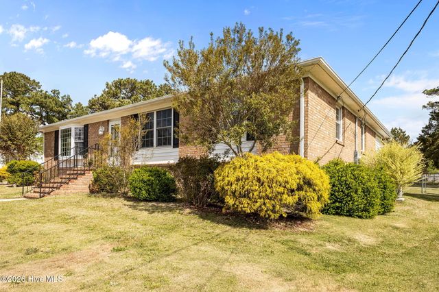 404 Maplehurst Drive, Jacksonville, NC 28540