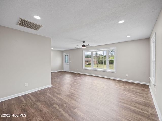 404 Maplehurst Drive, Jacksonville, NC 28540