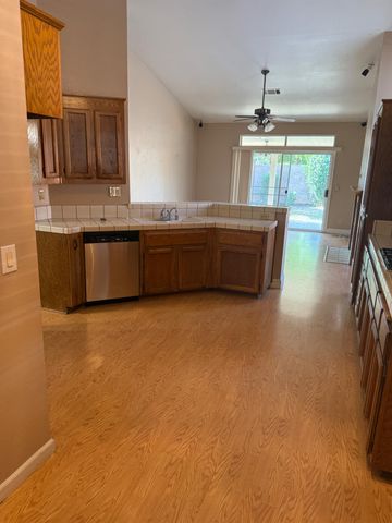 1878 Meadowlark Way, Yuba City, CA 95993