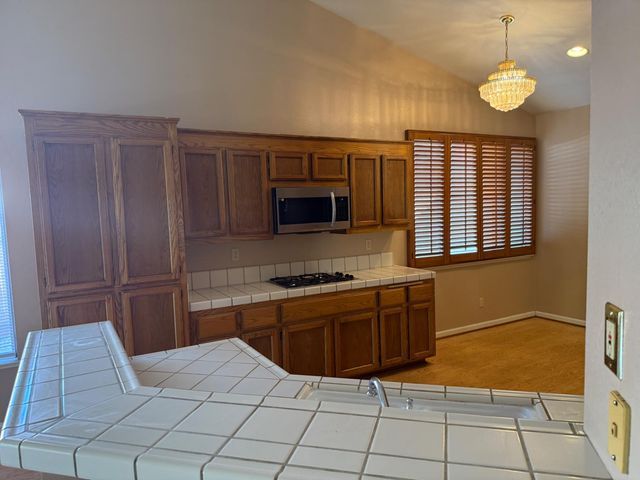 1878 Meadowlark Way, Yuba City, CA 95993