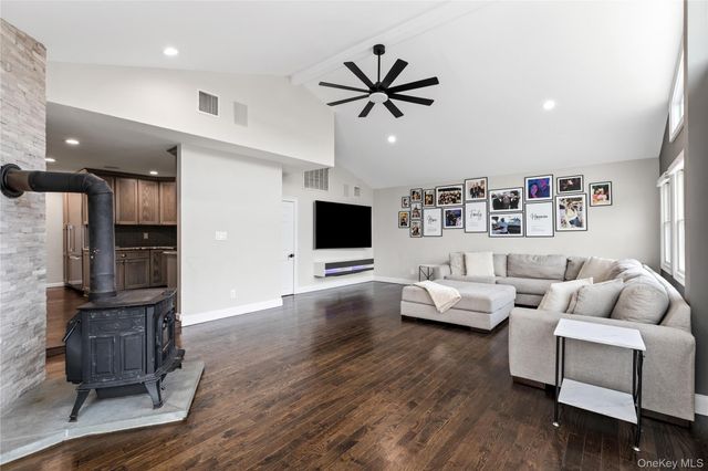 24 Twin River Drive, Oakdale, NY 11769