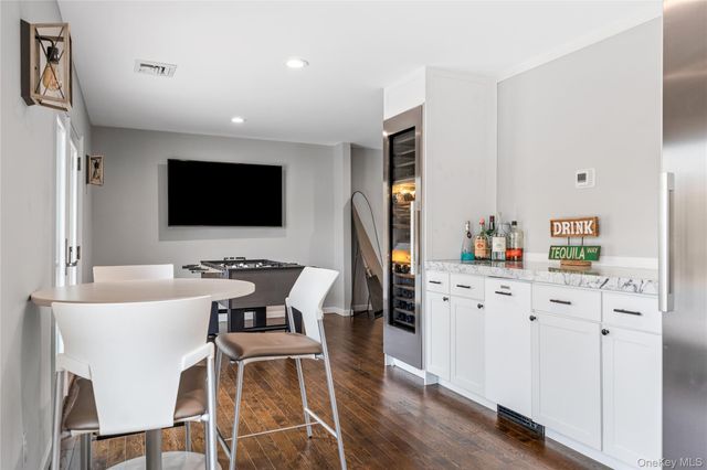 24 Twin River Drive, Oakdale, NY 11769