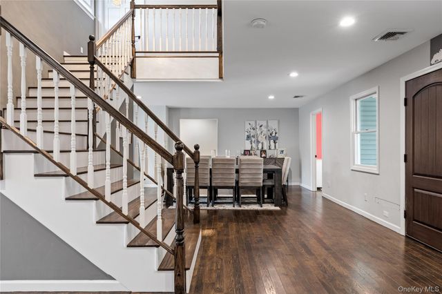 24 Twin River Drive, Oakdale, NY 11769