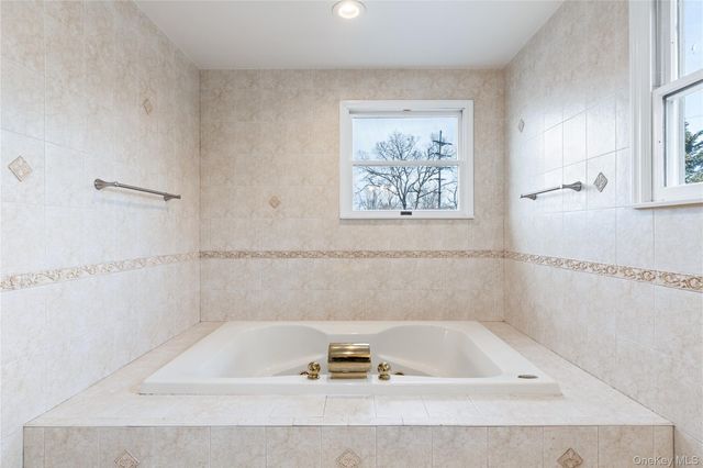 24 Twin River Drive, Oakdale, NY 11769