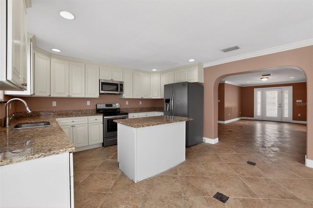 3302 RIVER COVE DRIVE, Tampa, FL 33614