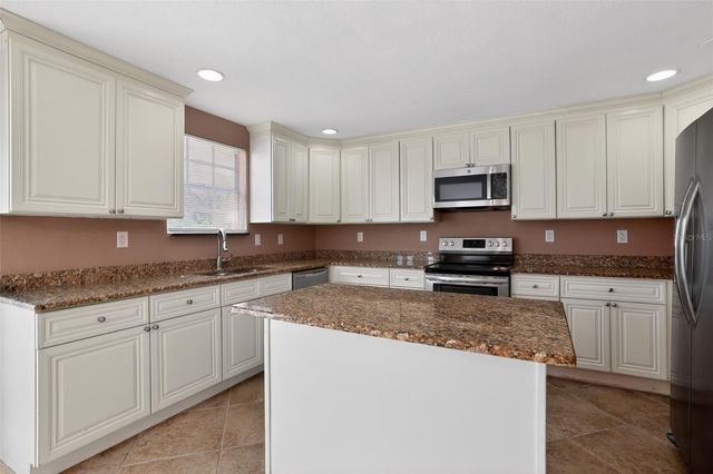 3302 RIVER COVE DRIVE, Tampa, FL 33614