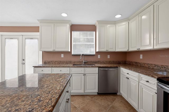 3302 RIVER COVE DRIVE, Tampa, FL 33614