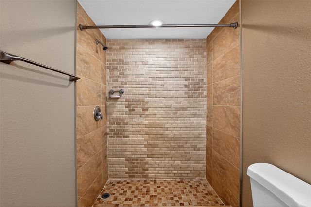 3302 RIVER COVE DRIVE, Tampa, FL 33614