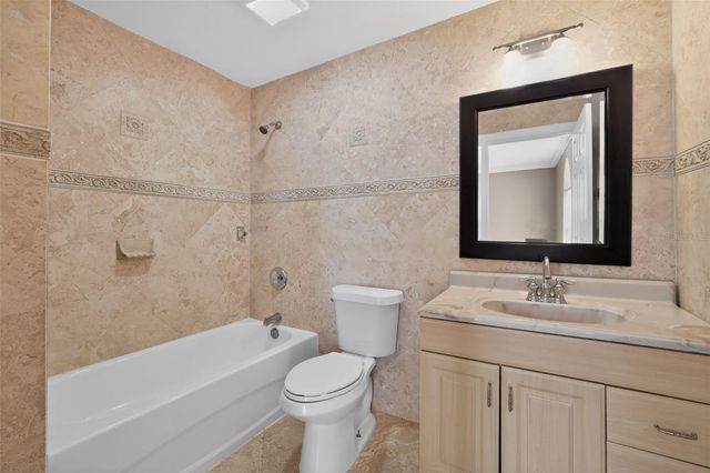 3302 RIVER COVE DRIVE, Tampa, FL 33614