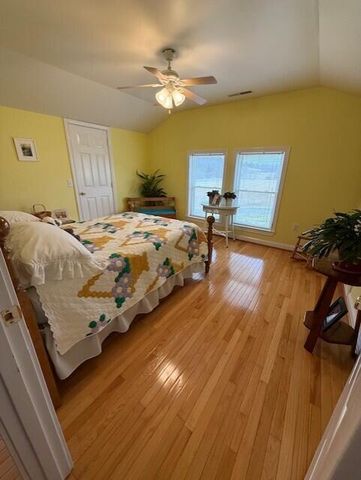 973 Levy Road, Paris, KY 40361