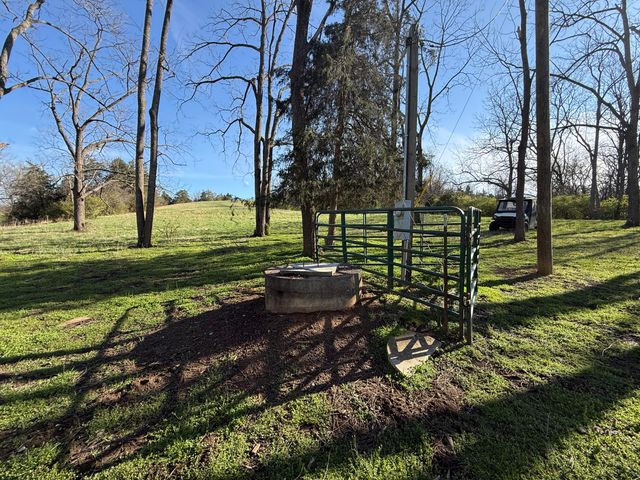 973 Levy Road, Paris, KY 40361