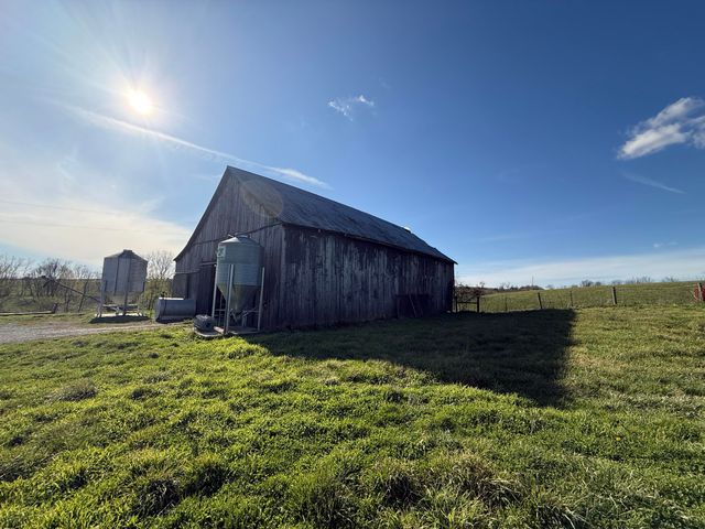 973 Levy Road, Paris, KY 40361