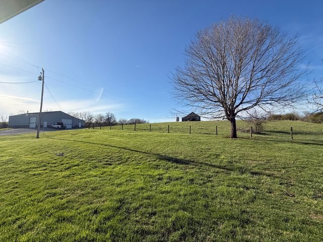 973 Levy Road, Paris, KY 40361