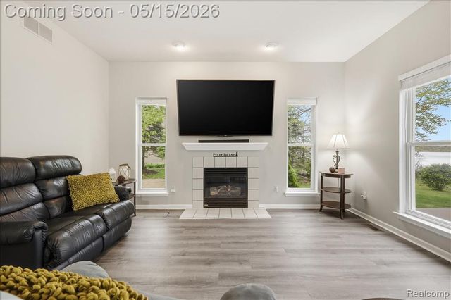 9148 Lakewood Drive, Whitmore Lake, MI 48189