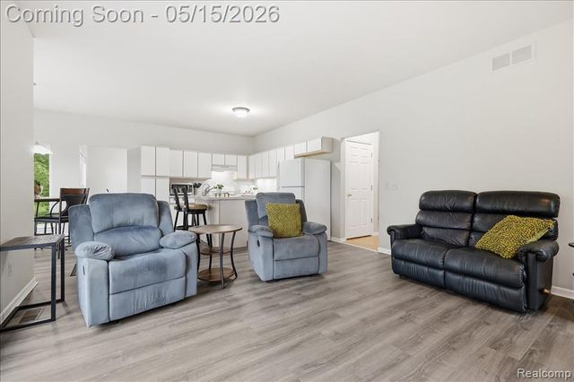 9148 Lakewood Drive, Whitmore Lake, MI 48189