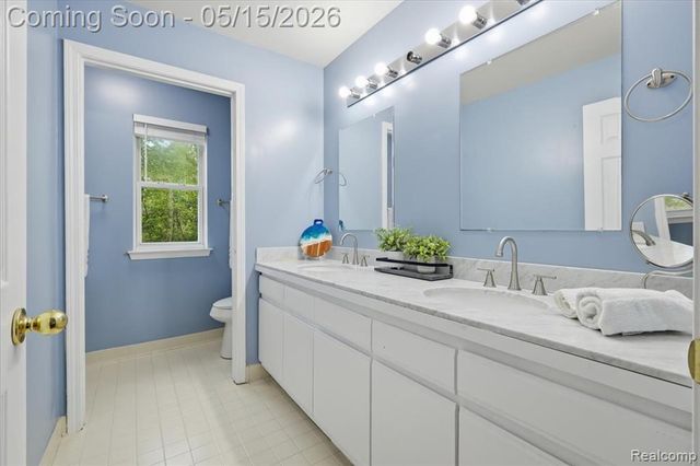 9148 Lakewood Drive, Whitmore Lake, MI 48189