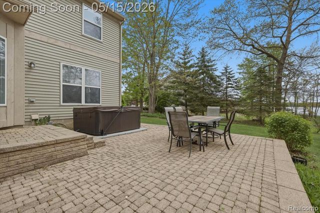 9148 Lakewood Drive, Whitmore Lake, MI 48189