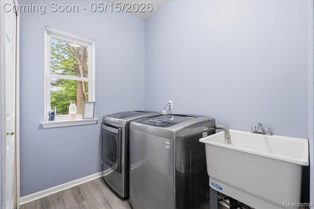 9148 Lakewood Drive, Whitmore Lake, MI 48189
