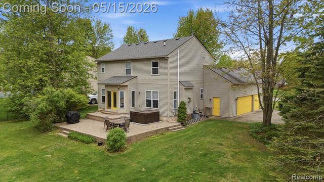 9148 Lakewood Drive, Whitmore Lake, MI 48189