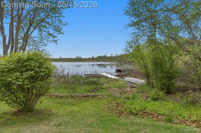 9148 Lakewood Drive, Whitmore Lake, MI 48189