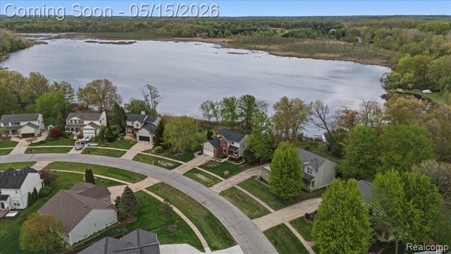 9148 Lakewood Drive, Whitmore Lake, MI 48189
