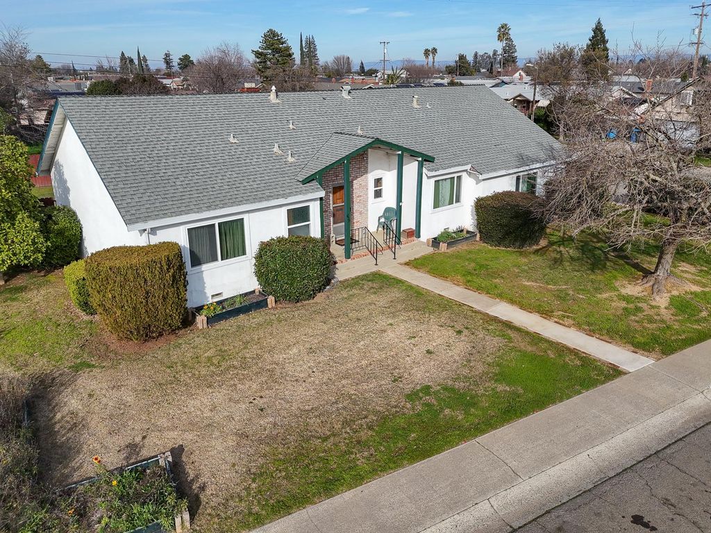 639 E 22nd St, Marysville, CA 95901