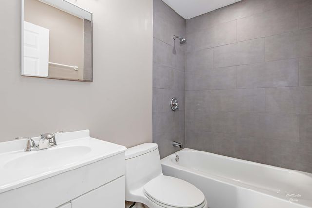 480 Grand Avenue, Lake Zurich, IL 60047