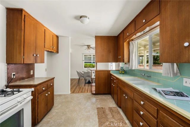 1915 N Linwood Avenue, Santa Ana, CA 92705
