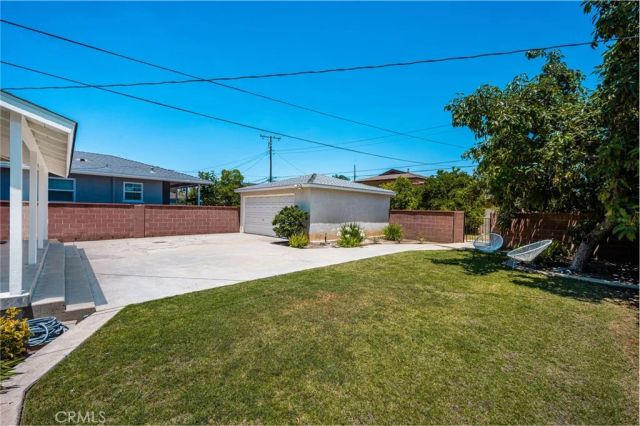 1915 N Linwood Avenue, Santa Ana, CA 92705