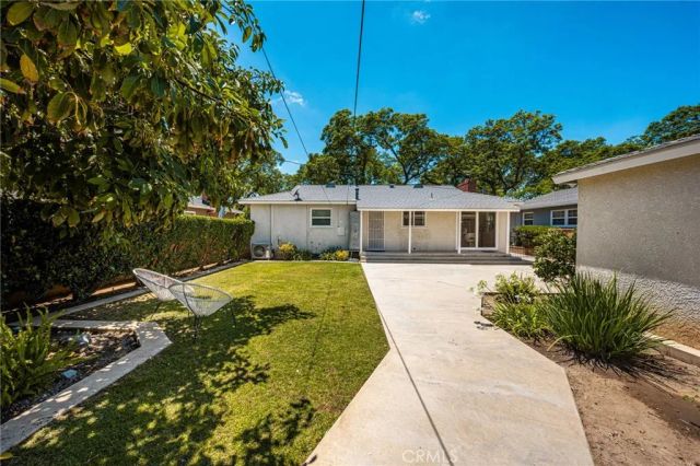 1915 N Linwood Avenue, Santa Ana, CA 92705