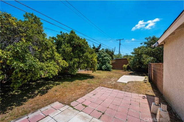1915 N Linwood Avenue, Santa Ana, CA 92705