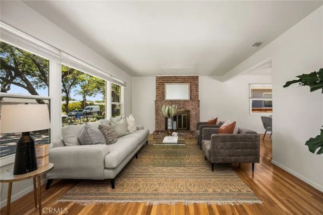 1915 N Linwood Avenue, Santa Ana, CA 92705