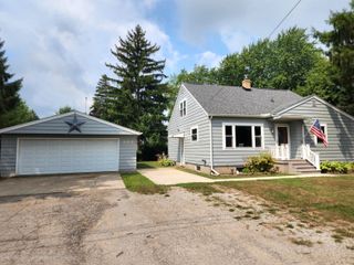 303 Yale Street, Bay City, MI 48708