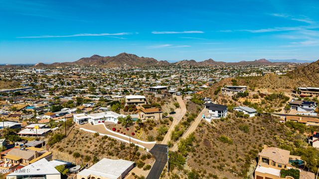 1402 E LAS PALMARITAS Drive, Phoenix, AZ 85020