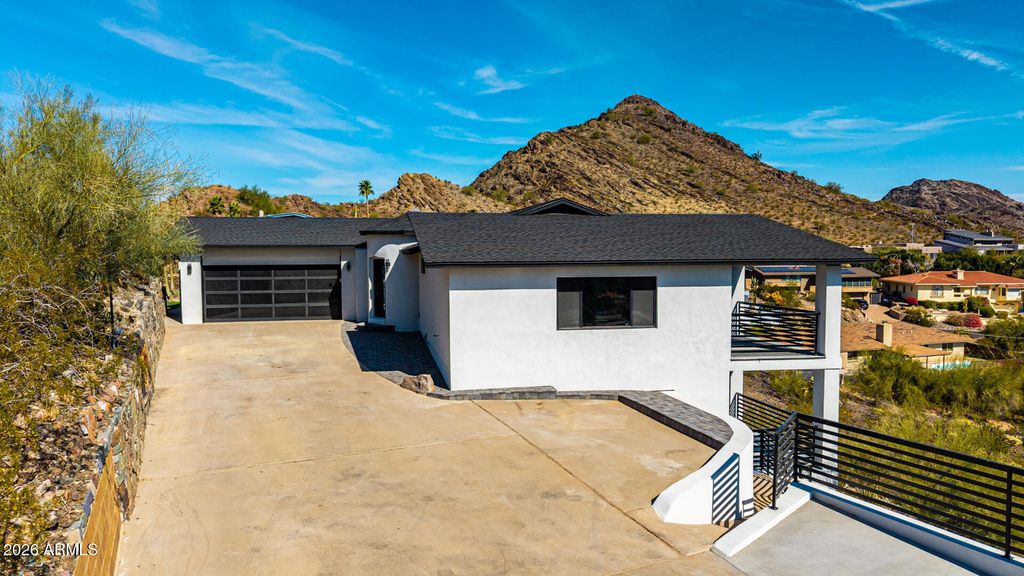1402 E LAS PALMARITAS Drive, Phoenix, AZ 85020 — exterior