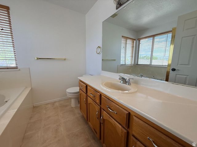 938 W 1520 N, Clinton, UT 84015