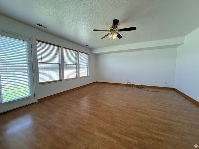 938 W 1520 N, Clinton, UT 84015
