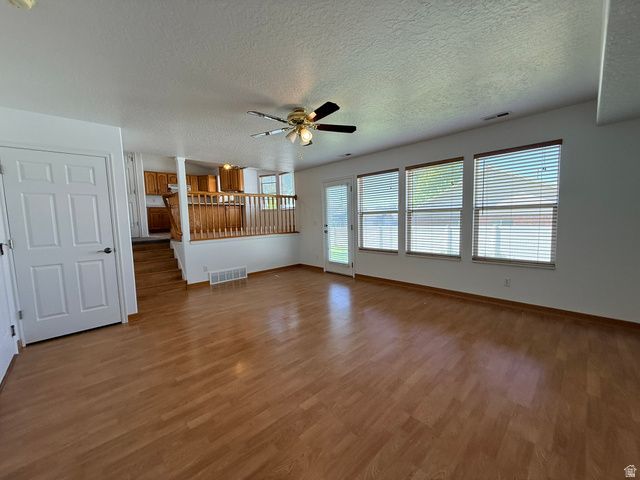 938 W 1520 N, Clinton, UT 84015