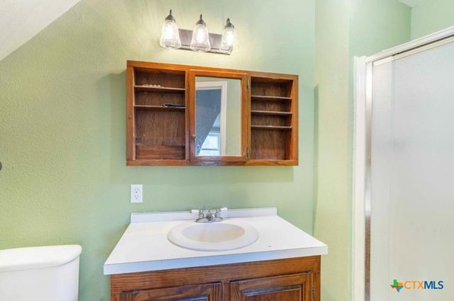 503 Rabbit Run Road, Victoria, TX 77905