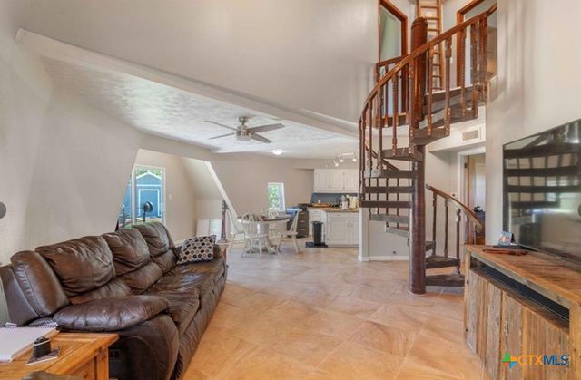 503 Rabbit Run Road, Victoria, TX 77905