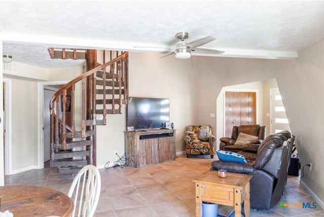 503 Rabbit Run Road, Victoria, TX 77905