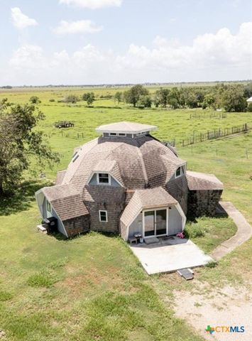 503 Rabbit Run Road, Victoria, TX 77905