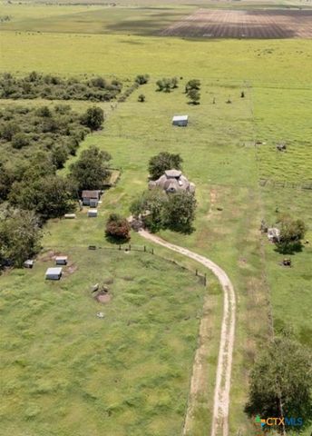 503 Rabbit Run Road, Victoria, TX 77905