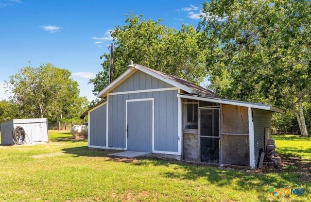 503 Rabbit Run Road, Victoria, TX 77905
