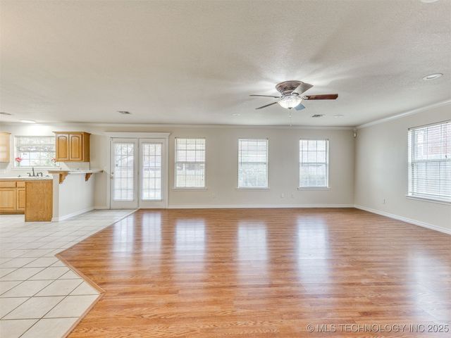 10592 E 142nd Street N, Collinsville, OK 74021