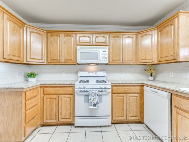 10592 E 142nd Street N, Collinsville, OK 74021