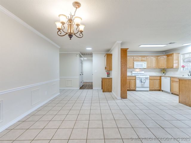 10592 E 142nd Street N, Collinsville, OK 74021