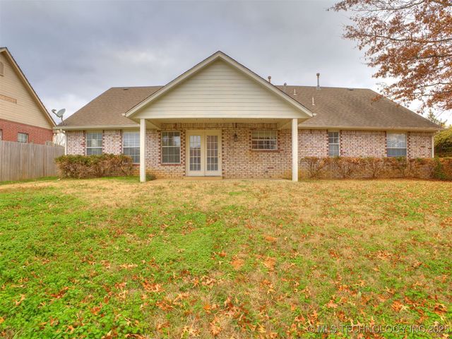 10592 E 142nd Street N, Collinsville, OK 74021