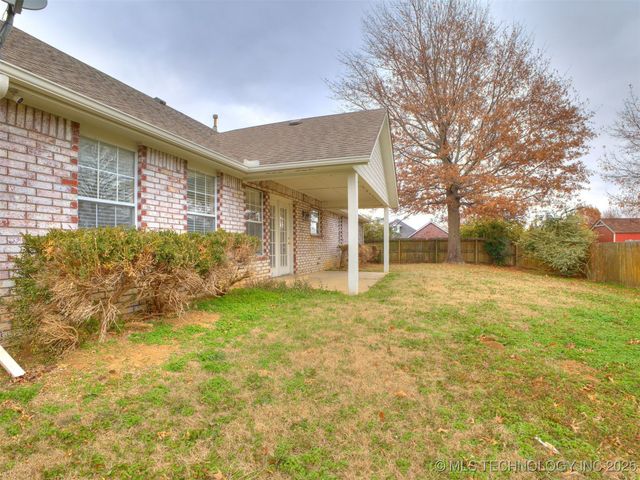 10592 E 142nd Street N, Collinsville, OK 74021