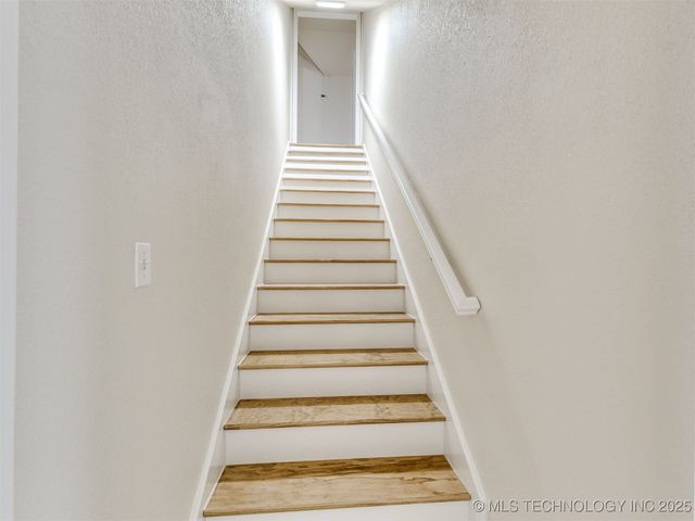 10592 E 142nd Street N, Collinsville, OK 74021